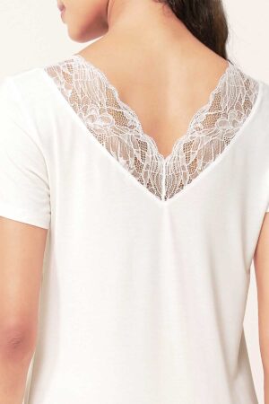 Bolur – Yndismjúkur – Blúnda Bolir Bolur – Yndismjúkur – Blúnda