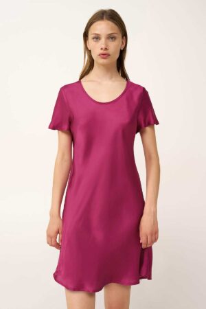 Náttkjóll – Einlitur – Satin áferð Væntanlegt Náttkjóll – Einlitur – Satin áferð