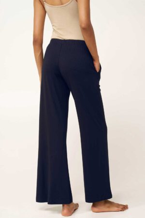 Mjúkar heimabuxur – Útvíðar Buxur Mjúkar heimabuxur – Útvíðar